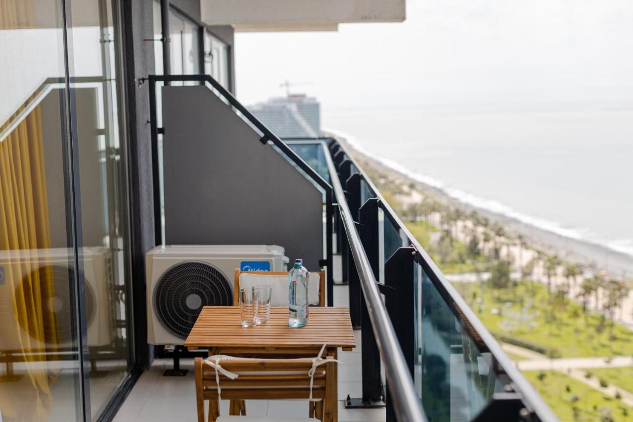 The Spot Apartments - Orbi Beach Tower Μπατούμι Εξωτερικό φωτογραφία