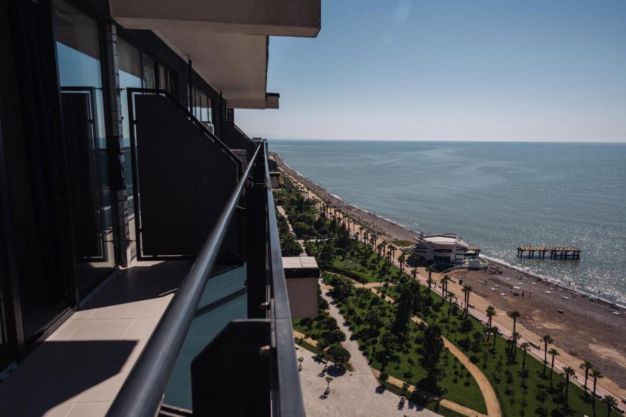 The Spot Apartments - Orbi Beach Tower Μπατούμι Εξωτερικό φωτογραφία