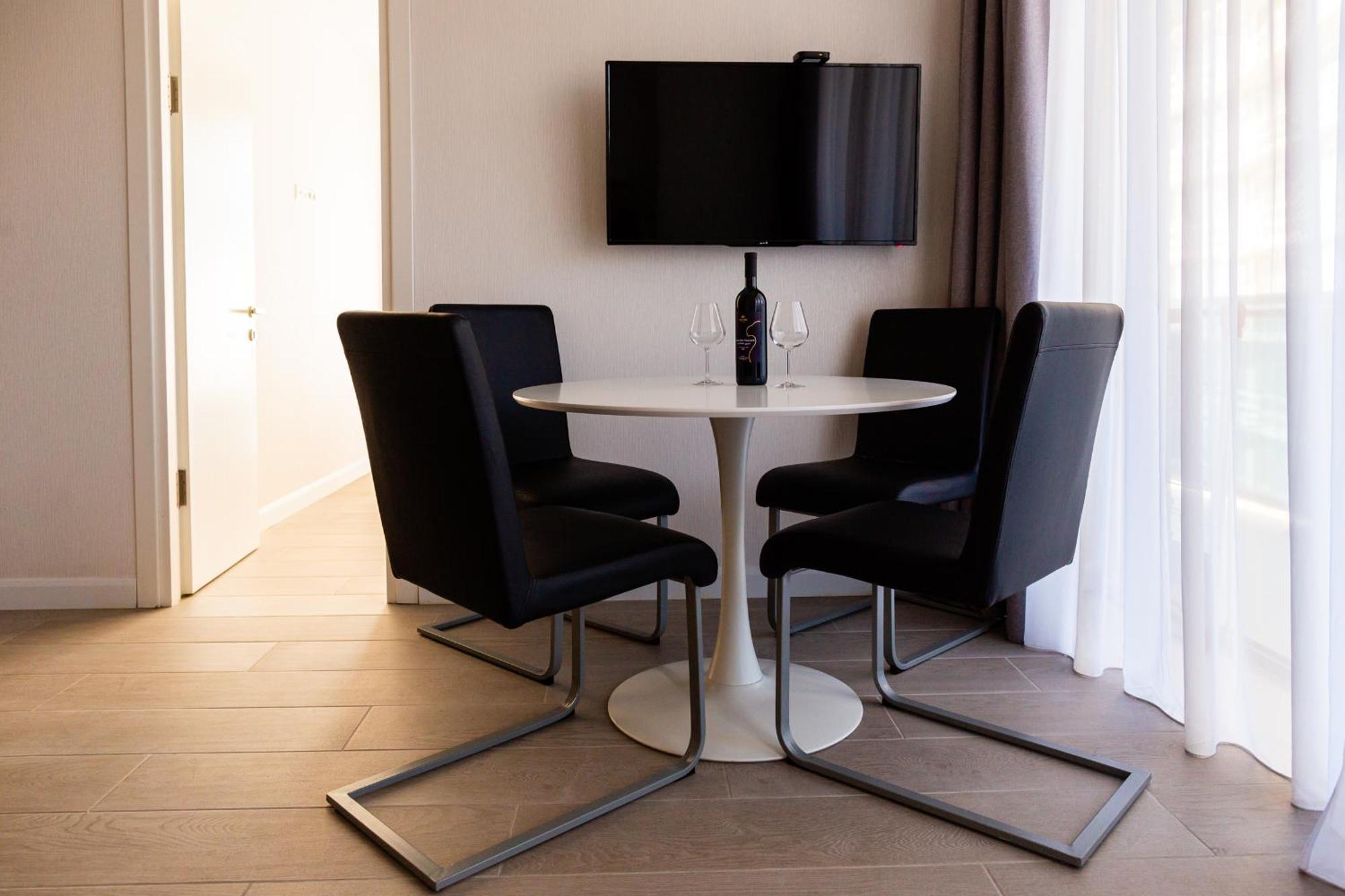 The Spot Apartments - Orbi Beach Tower Μπατούμι Εξωτερικό φωτογραφία