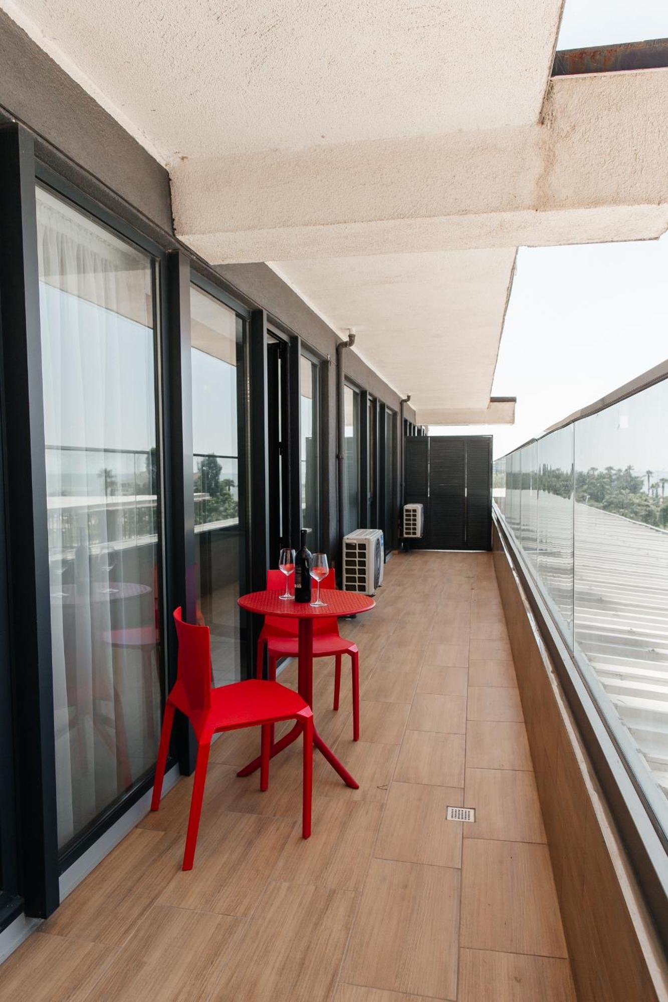 The Spot Apartments - Orbi Beach Tower Μπατούμι Εξωτερικό φωτογραφία