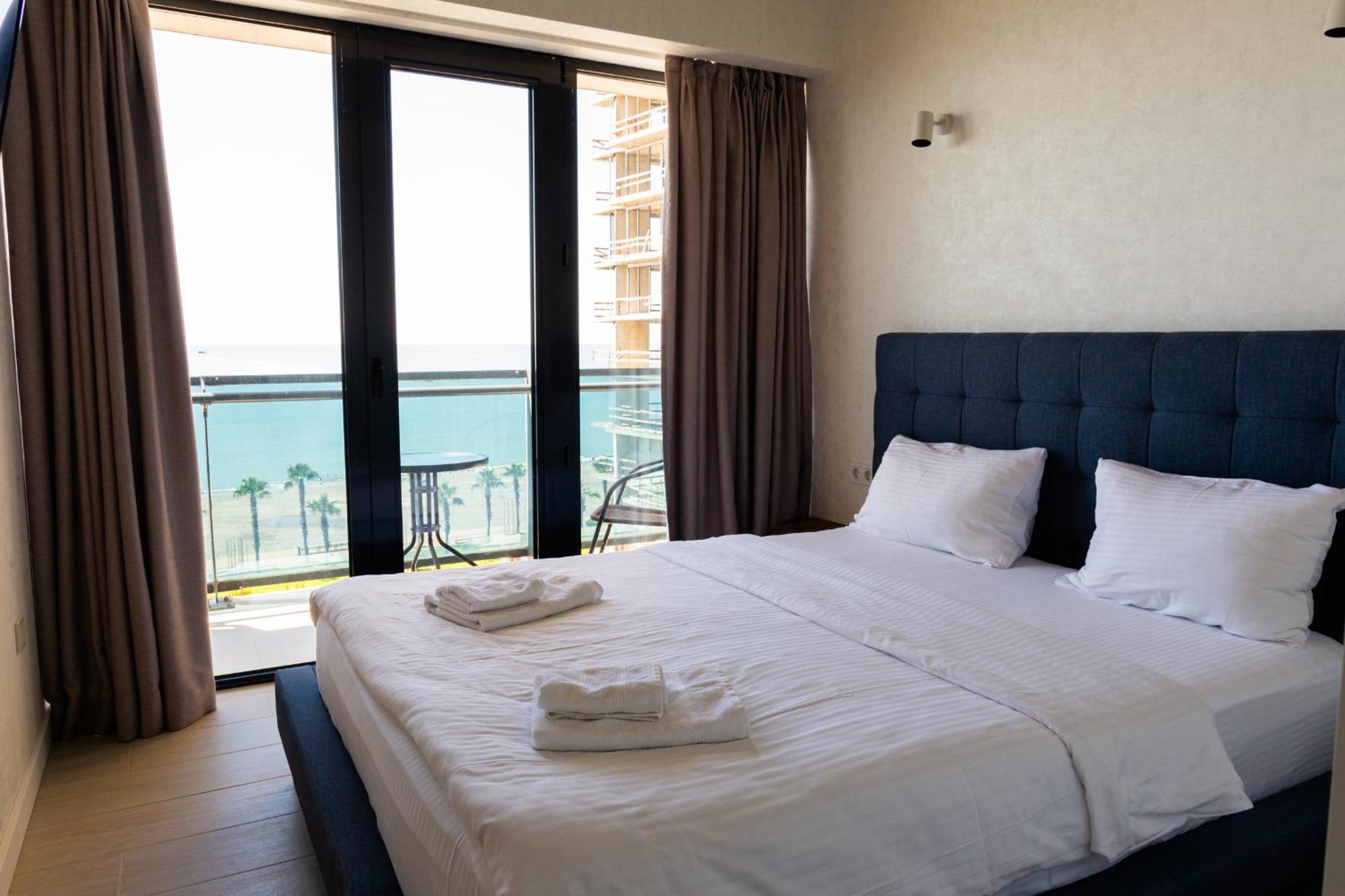 The Spot Apartments - Orbi Beach Tower Μπατούμι Εξωτερικό φωτογραφία