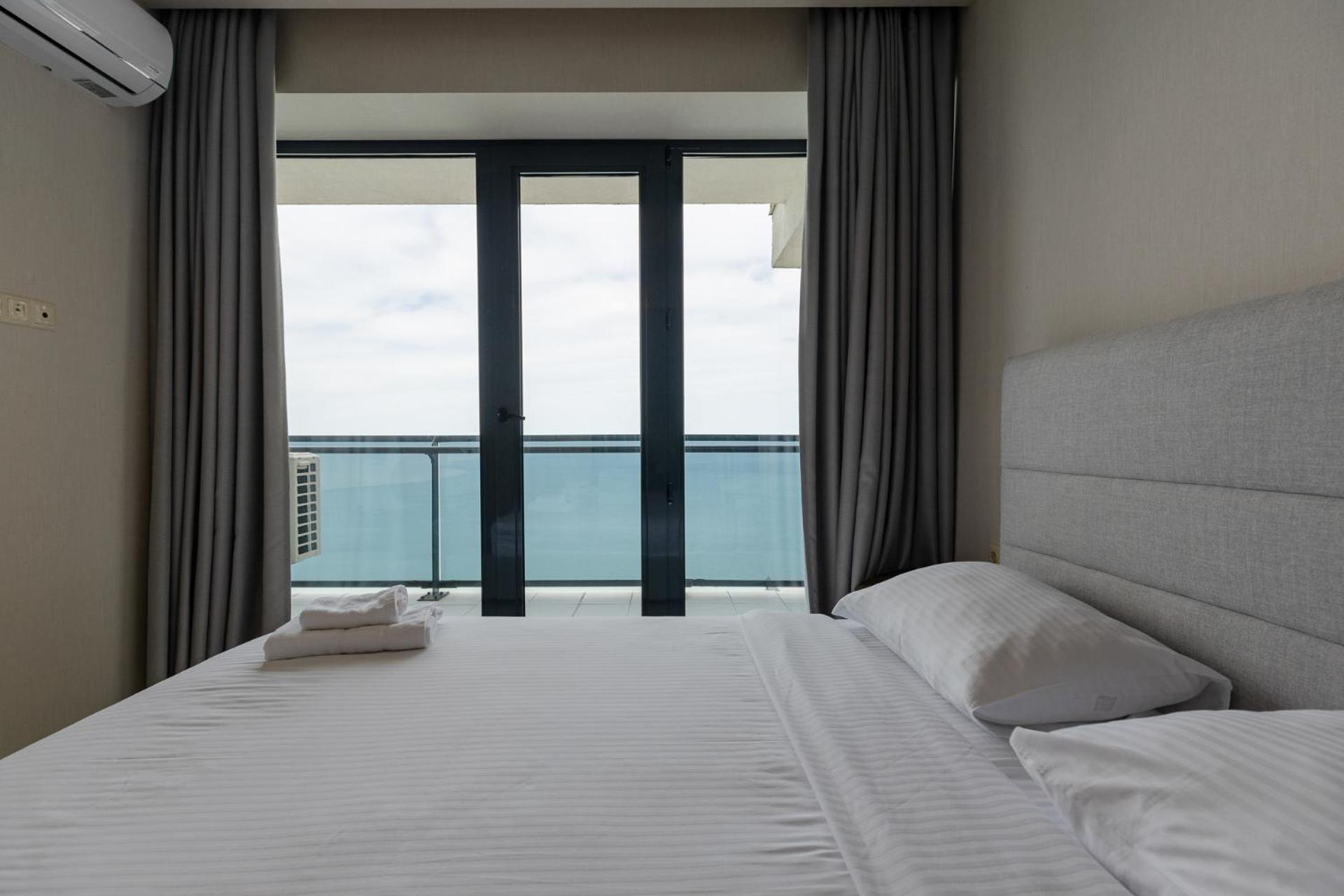 The Spot Apartments - Orbi Beach Tower Μπατούμι Εξωτερικό φωτογραφία